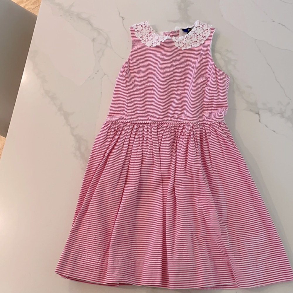 Beautiful dresss.